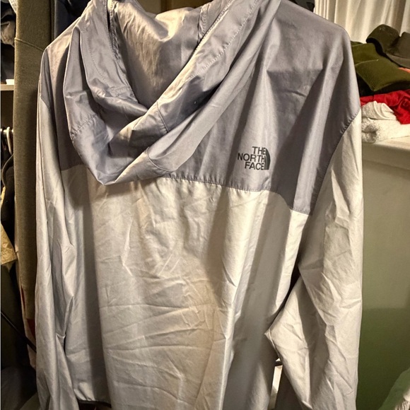 The North Face Men's Two-Tone Gray Windbreaker - Picture 3 of 9